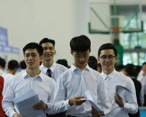 招聘|中储粮集团面向社会招聘,应往届生均可报考,大学生不要错过