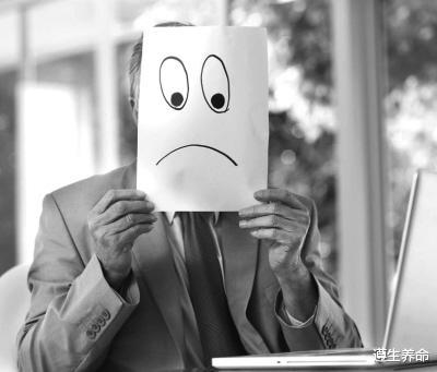 更年期|男性多少岁进入更年期？更年期到来，会有这4种变化