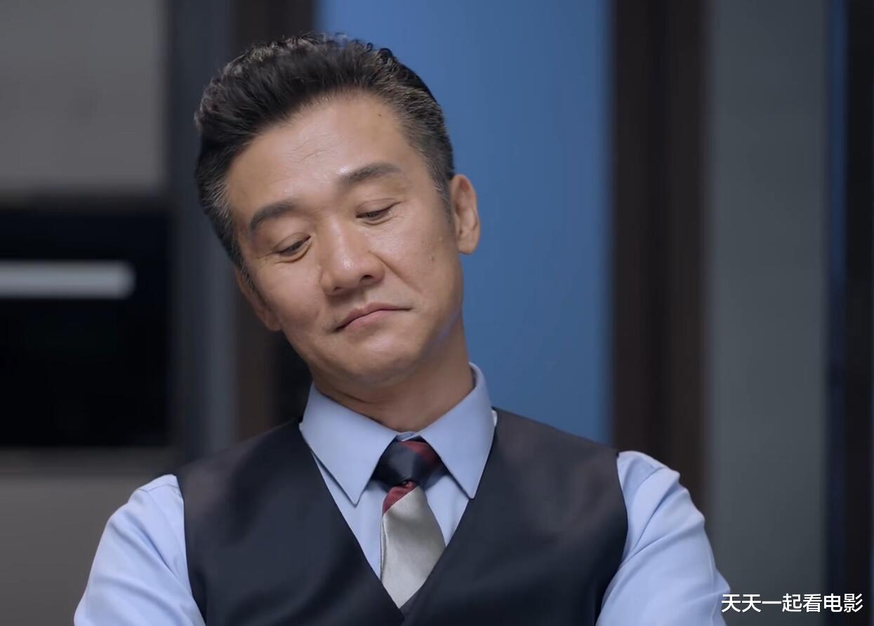 闫妮|餐桌上的《甄嬛传》，为掌控千亿集团，当年的“佟掌柜”变心机女