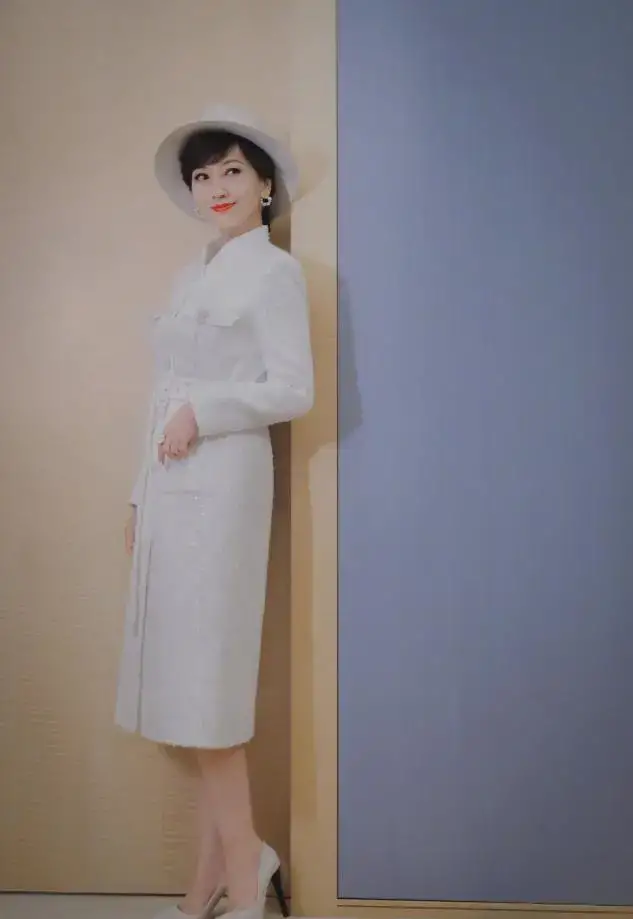 赵雅芝|胖胖微胖的中年女性，学赵雅芝的“优雅肉盖”穿搭，气质优雅出众