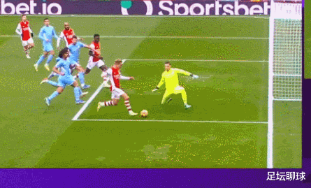 英超|0-1落后，2-1绝杀！英超冠军狂飙，创3大纪录+4年神迹，瓜帅笑了