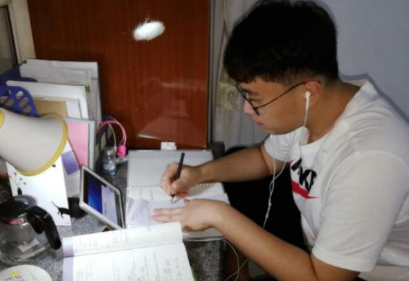 |别轻易同意孩子考研，老人的话刺耳又现实，揭了不少考研人的短