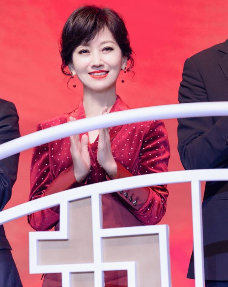 黄蓉|牙齿丑，也不影响成为美人的8大女星，现代人为何不能容忍瑕疵了