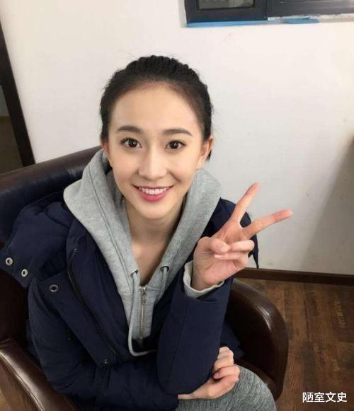 张豆豆|张豆豆凭挺胸照爆红后，因发育太快被迫退役，为当教练拒入娱乐圈