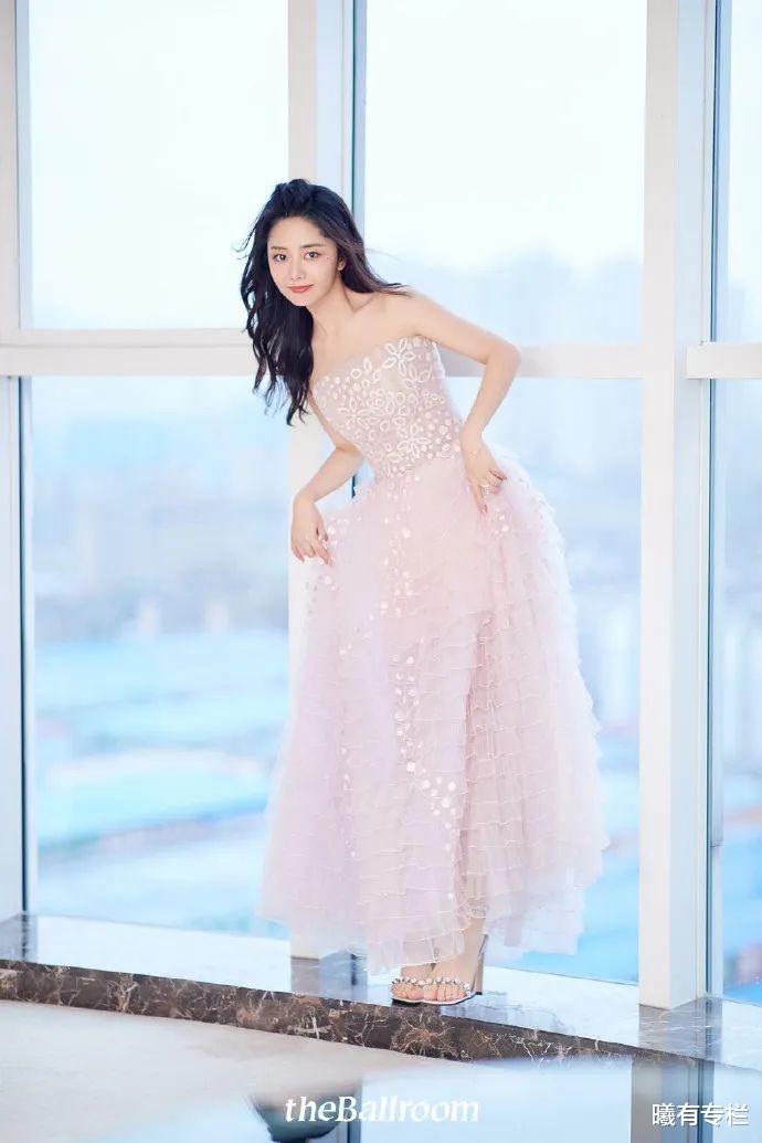 谭松韵|为啥30岁的谭松韵演高中生不招人烦？