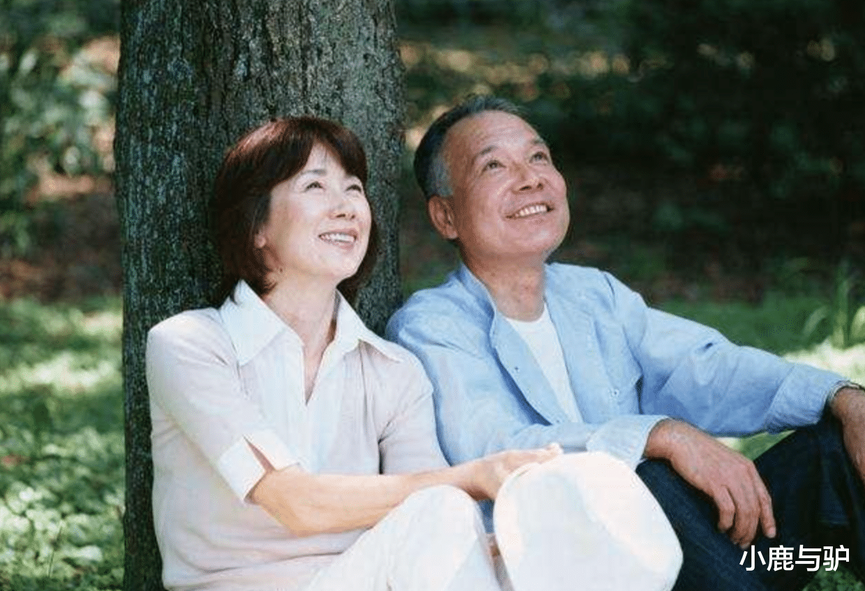 小鹿与驴|63岁老人：2千退休金的我，却被7千退休金的人羡慕，原因有4点