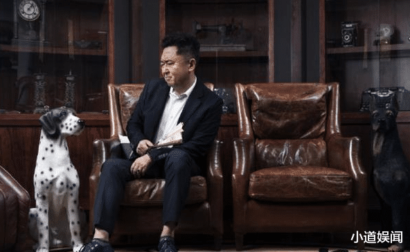 相声|83岁相声名家当面评于谦专业水平，谦哥全程笑容满面，坐姿讲究