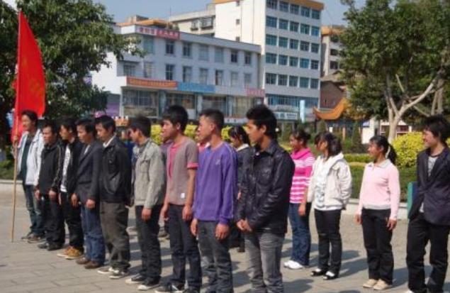 用工荒|工厂总喊“用工荒”，为何不给员工涨工资，总给中介“塞钱”？