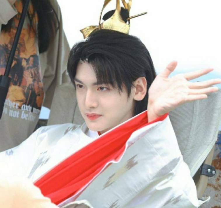 谢怜|《天官赐福》翻拍，谢怜花城路透意外吸睛，书粉这回能安心了