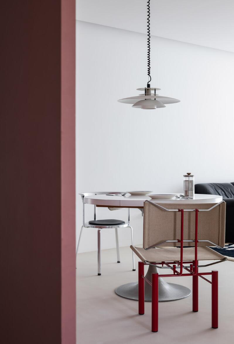 |越简单的装修，往往越高级，她85㎡新家，一进门就很显品味