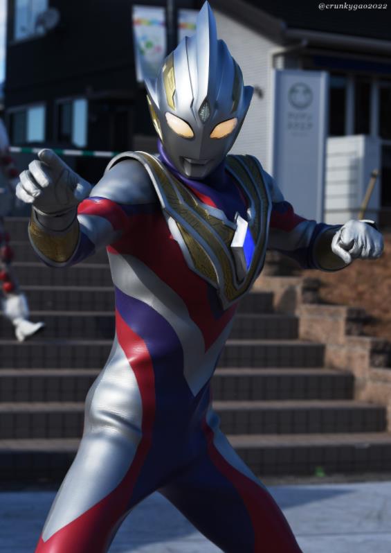 acgn漫评|特利迦奥特曼:顶级颜值和身材的线下官方皮套 这比正剧带感多了