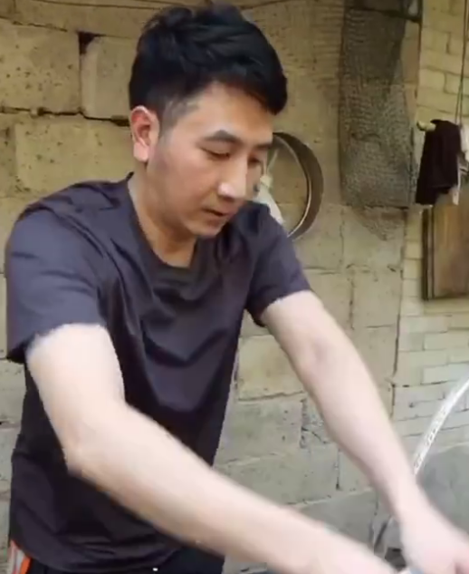 任真|网传任真真已被控制，撒泼耍无赖不肯承认，牙都被打掉了