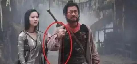 紫薇|快要被这些穿帮镜头笑翻了！《还珠格格》里紫薇怎么还穿上丝袜了呢！