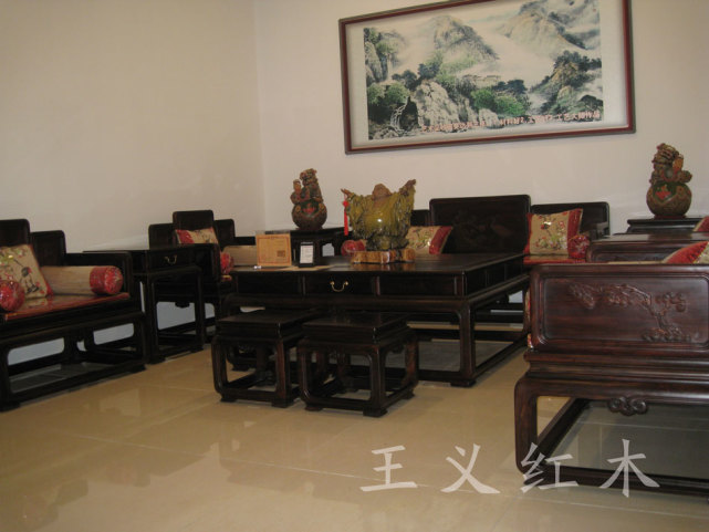 小王话红木|购买一件适合您的大红酸枝家具确实是最重要的