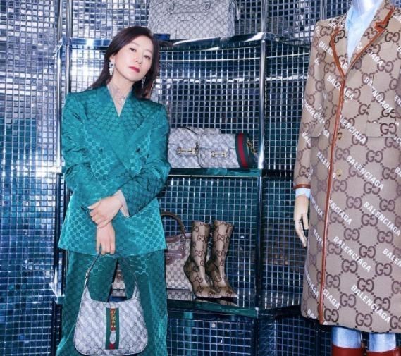 半暖时光|54岁金喜爱从美艳小三演到复仇元配，戏外嫁多金才子不受丑闻动摇