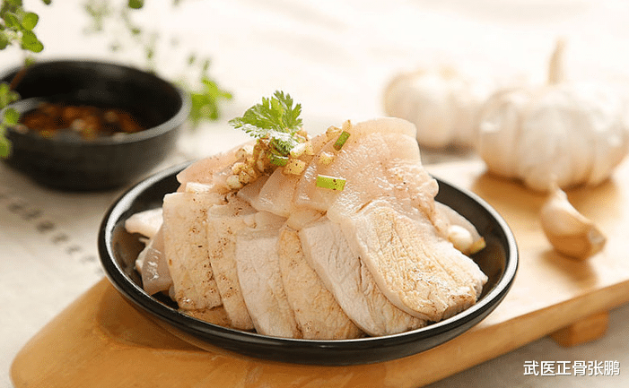 医生|高血压“祸首”已找到,并非食盐,医生:不想血压飙升,趁早忌口这1物