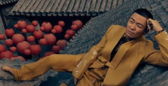 王宝强|王宝强赤裸上身拍大片，被调侃身材似烤鸭，和前妻马蓉境遇大不同