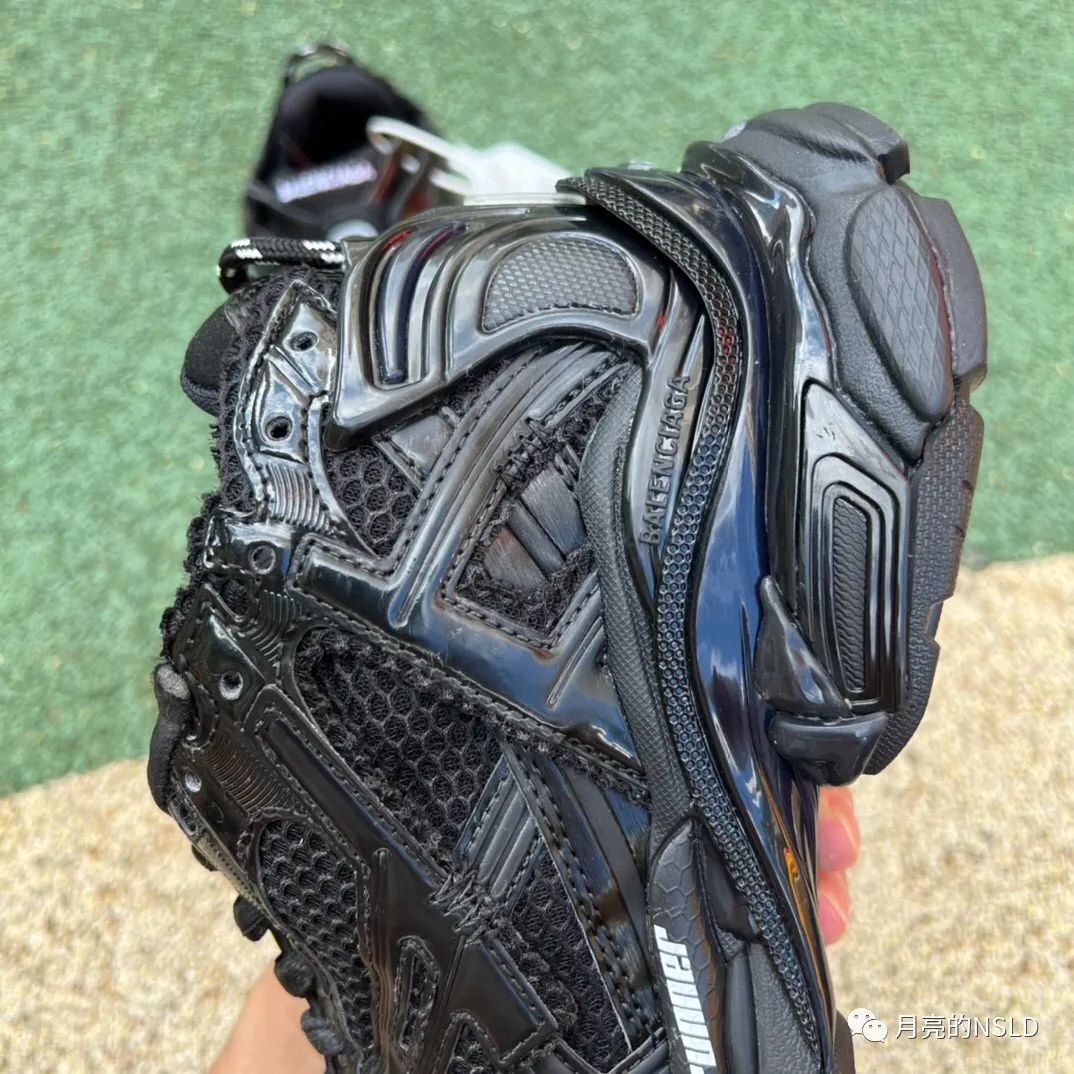 难舍离断 巴黎世家与kith联名的runner复古跑鞋是爆款还是丑笨的抄袭 都说像亚瑟士!!!