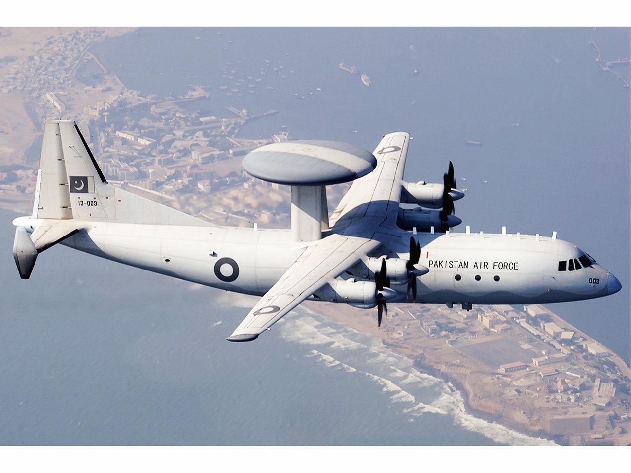 巴基斯坦|中国向巴铁交付舰艇后，美德心态失衡，“枪口”刚抵近反被秀一脸