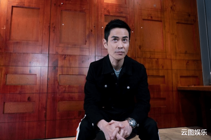 郑嘉颖|妻子小22岁儿子小50岁！郑嘉颖直言：我也没办法，但不后悔晚婚