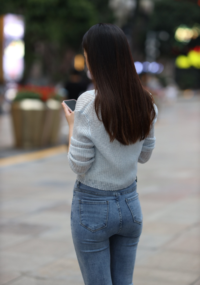 坎叔说时尚|衣品不够好，就选修身牛仔裤，让你轻松应对日常穿搭