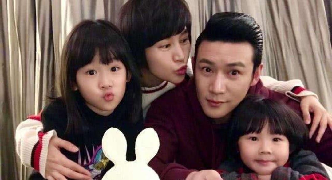 张柏芝|姐姐嫁给陆毅，妹妹嫁给郭京飞，丈母娘对两个女婿的态度截然不同