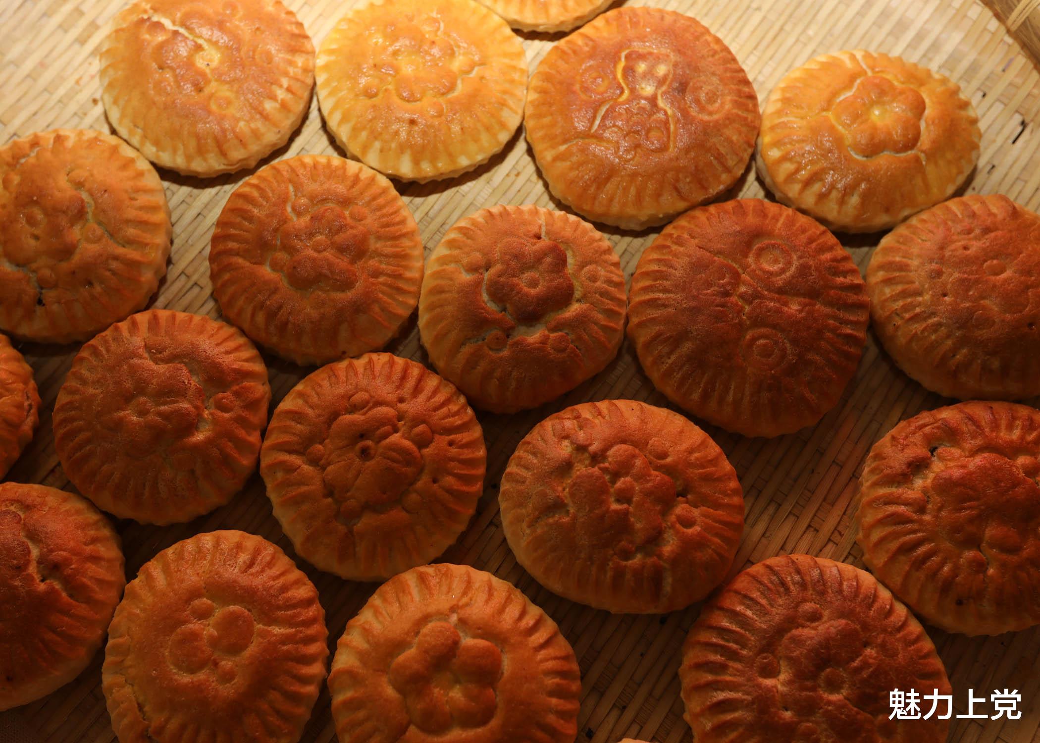 科学家 传统纯手工“玉兔望月”月饼上市了