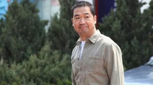 张国立|张国立深夜发文弄巧成拙惹争议！被知名作家宋祖德怒批，太难了！