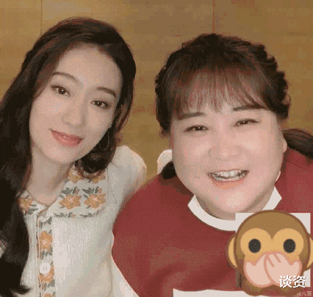 张小斐|张小斐为李焕英扫墓被偶遇，贾玲全程不见人，网友感叹神仙友情