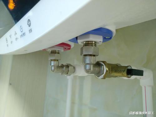 成都暖通技术胡工|电热水器常开省电，还是使用前打开省电，看看维修师傅怎么说