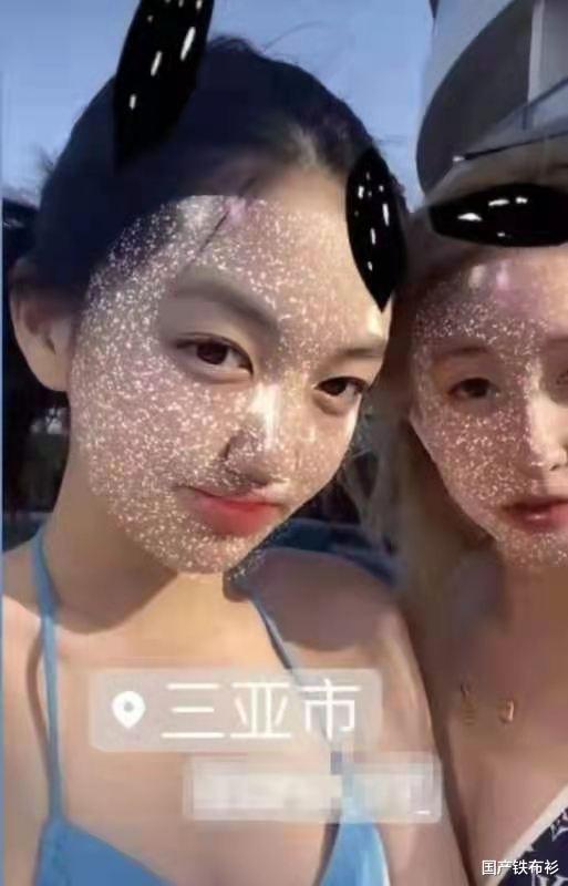 李嫣|李嫣和汪峰大女儿三亚度假！她连换两套泳装，骨感身材像妈妈王菲