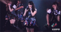 |“钓鱼被咬了，不过钓到了一条招财龙鱼，不亏...”哇哈哈哈，评论沸腾了～