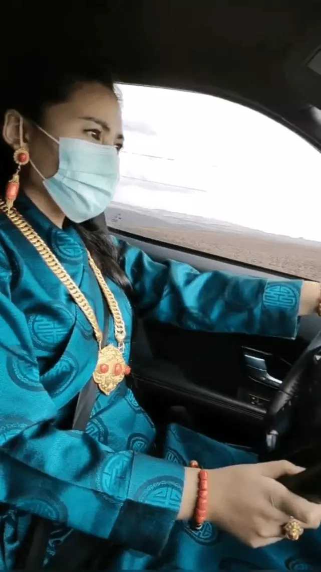 社交平台|痛心！美女歌手毛吉因车祸离世，包括父母儿子，全家人无一幸免