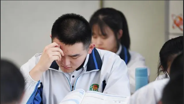 分流|初中生迎来好消息，官方推出“分配生”制度，有机会避开普职分流