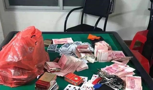 一个有心人 女子和男赌徒同居,为干坏事还叫来丈夫一块住:荒唐人干荒唐事!