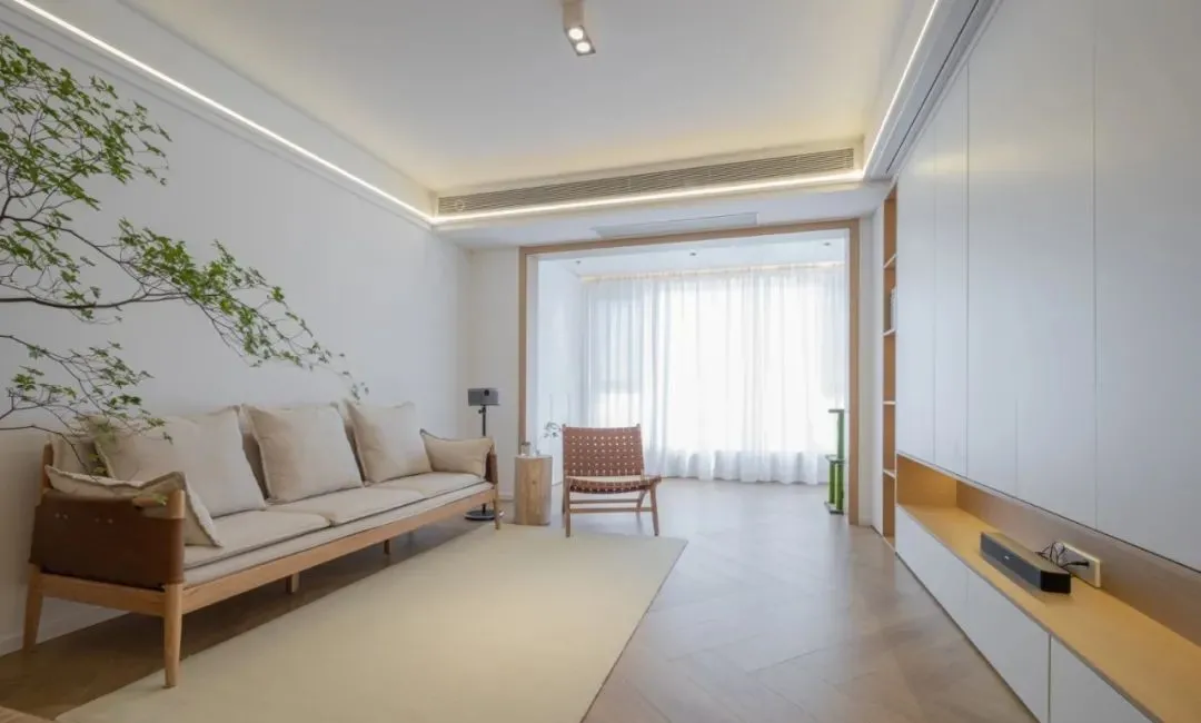 106平三居室,日式原木风格,餐厅卡座,厨房开窗+小吧台设计,大爱!