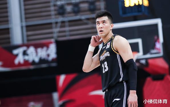 遼寧男籃|今天中午，遼寧男籃出征，兩人被棄，其中一人很可惜
