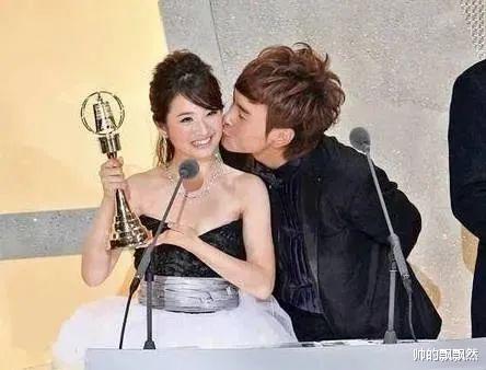 林依晨|“傻白甜”林依晨的惨淡豪门路，她的故事远比你想象的更恶劣