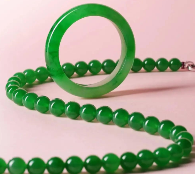 翡翠|黄渤眼光独到，因电影与翡翠结缘，买下手镯如今价格暴涨