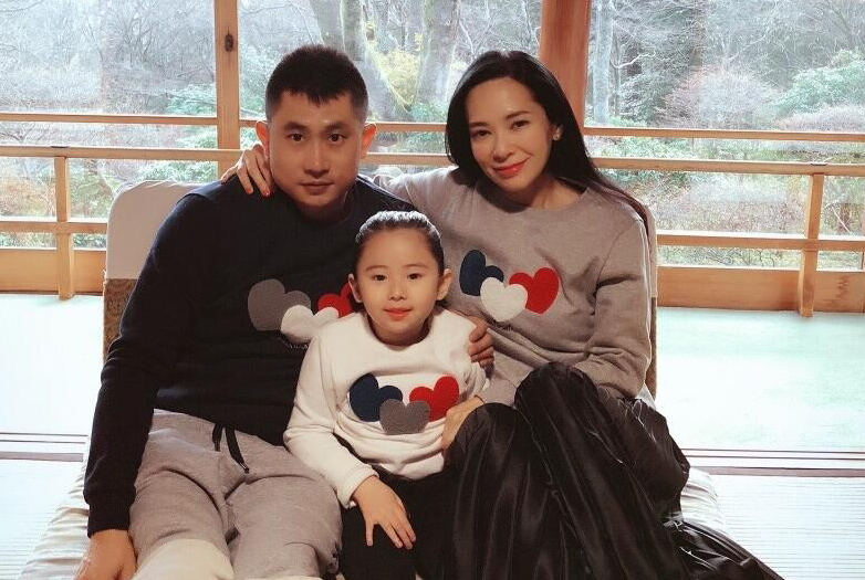 电影|10位混血女星今昔颜值对比：有人30颜垮，有人50如少女，谁最扛老