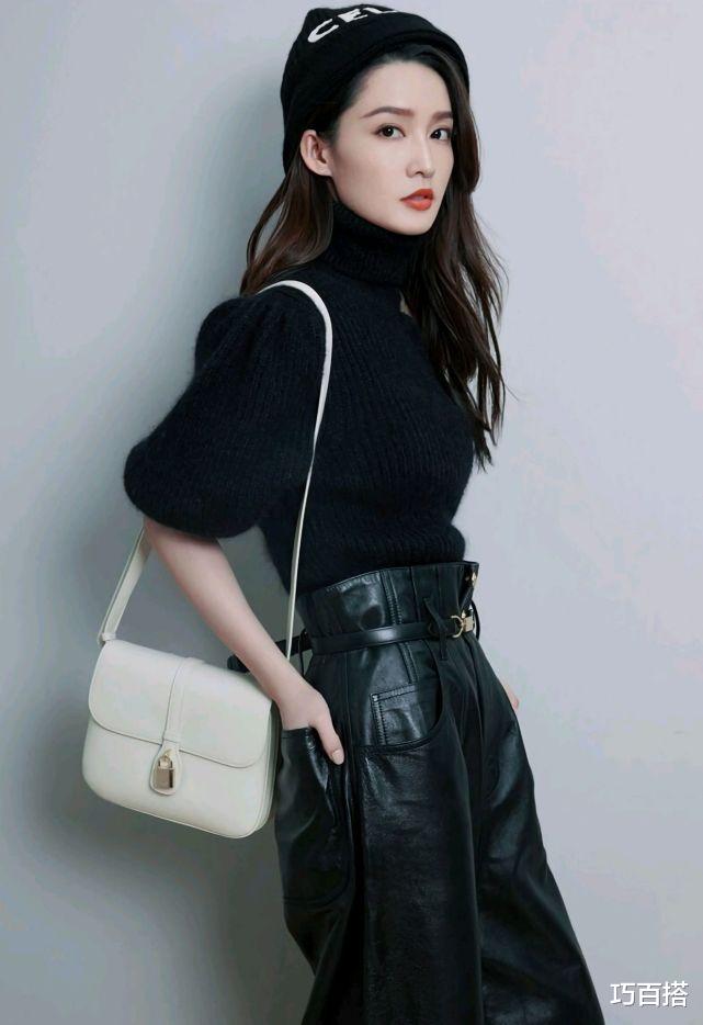 巧百搭|初秋穿格纹衬衫很流行!李沁穿搭精致有气质,意外暴露出好衣品