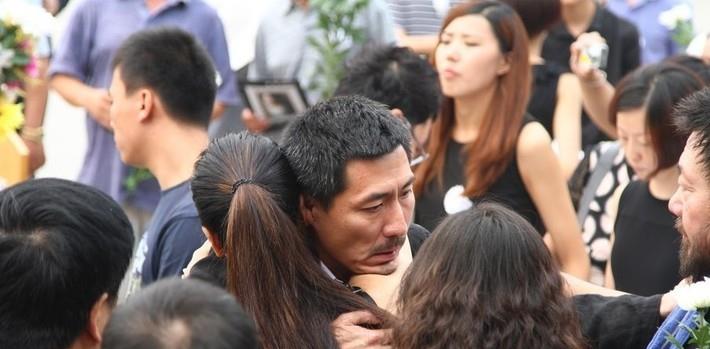 王源|张子健:爆红后跟患癌妻子离婚,转身娶清华富婆,如今怎样了?