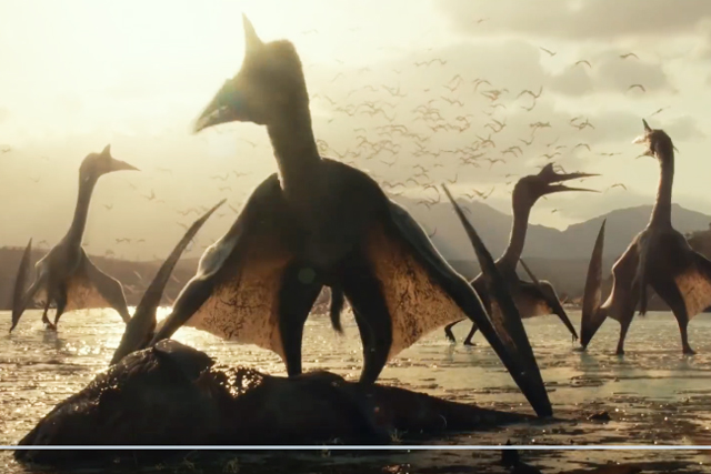 霸王龙 《侏罗纪世界3》盗龙长出羽毛，翼龙诞生大军，心疼霸王龙奶奶