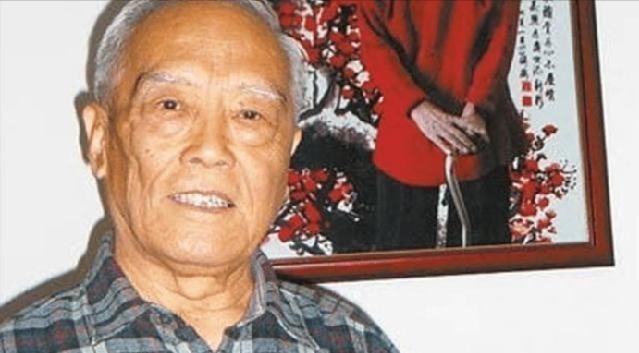 胡小小乖|70岁老人爱上30岁保姆，两人婚后生下一子，9旬老父亲乐开花