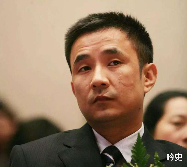 |京城最土豪地产商王永红的“劫数”，欠800亿出逃，还带走了她
