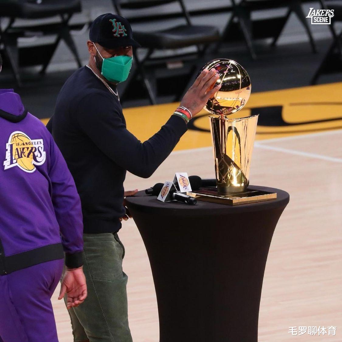 勒布朗·詹姆斯|詹皇被P成独眼+单腿战神！遭遇2大伤病仍拒绝休息，上演2连冠之路