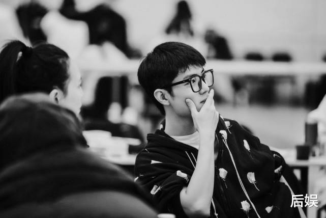 肖战|央视又曝光肖战粉丝不良行为，多位网友大赞央视正能量