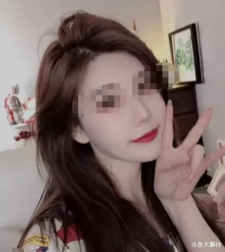 女主播|斗鱼女主播遭直播间土豪怒锤，土豪为该女主播刷20万礼物却被其骂！