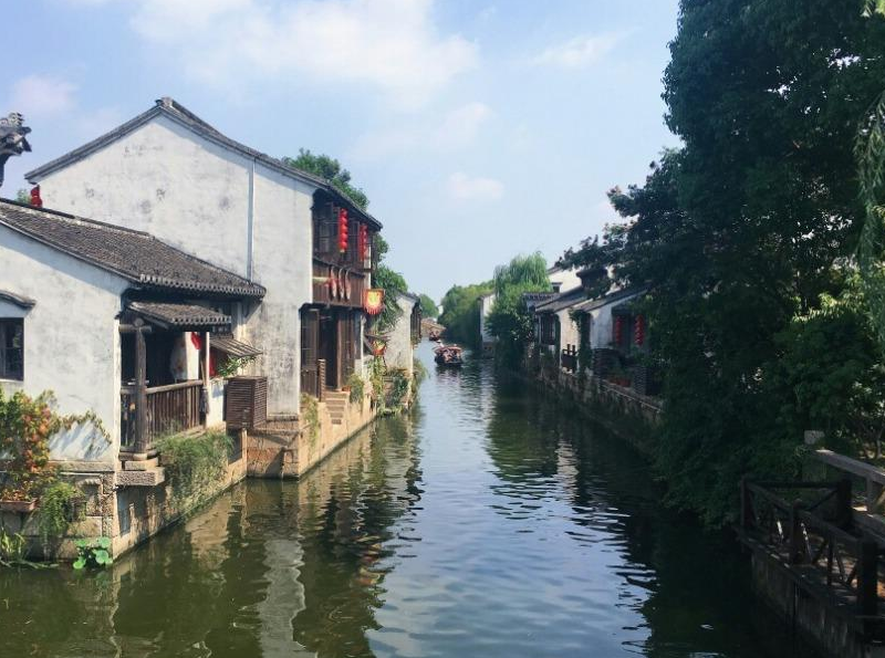 古镇 浙江又一“古镇”走红,风景不输西塘,斥资50亿建成却门票免费