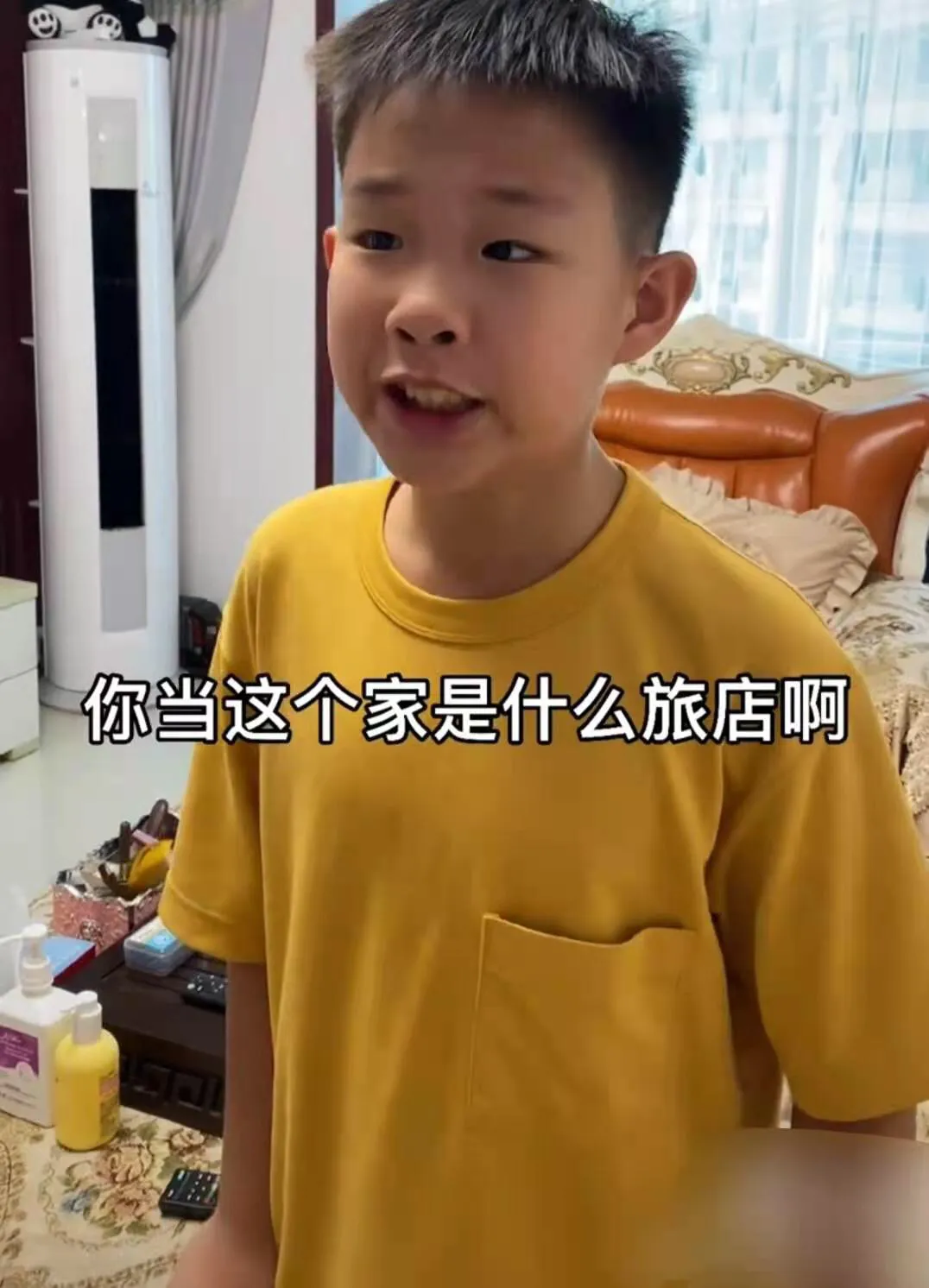 新晋宝妈育儿记|朋友打电话要爸爸出去喝酒，爸爸立马答应，儿子：你记住家是讲爱的地方！